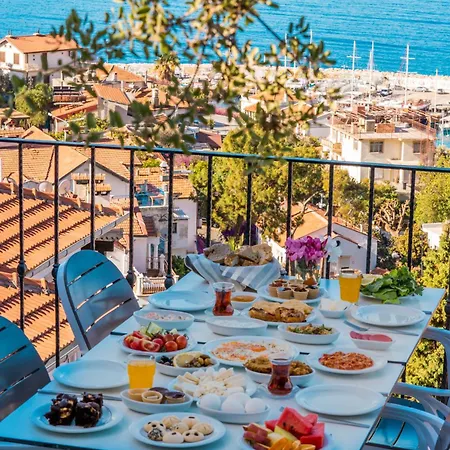 Luna * Kaş