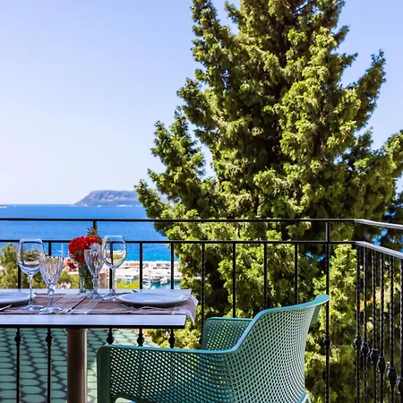 Luna Ξενοδοχείο *