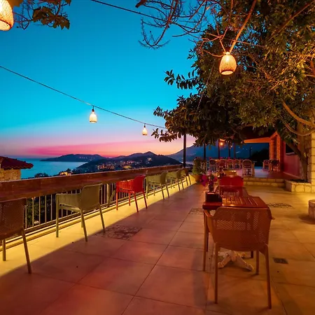 Luna Ξενοδοχείο *