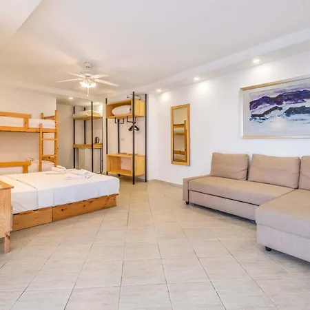 Luna Hotel *